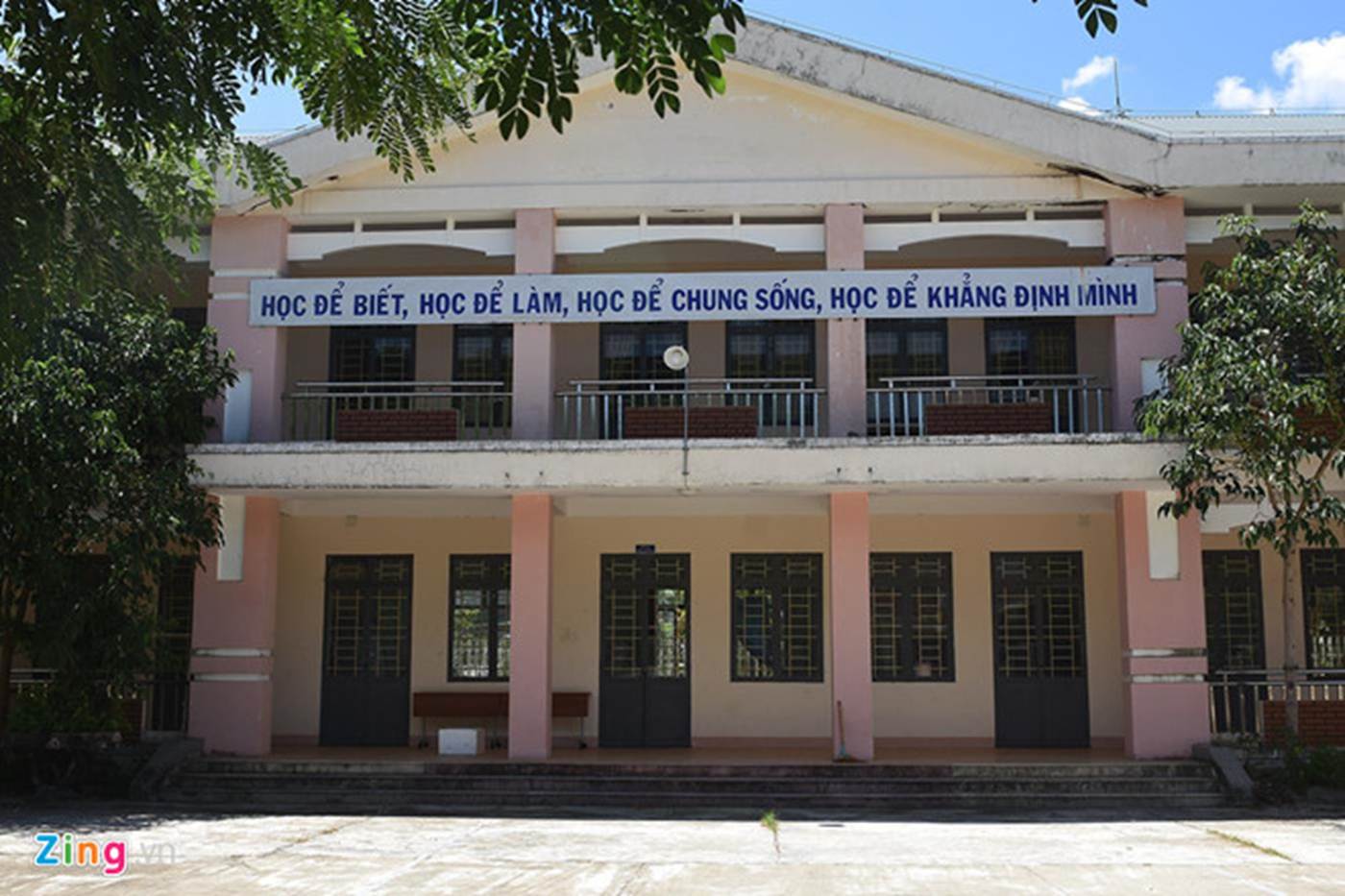 Nơi có tỷ lệ đỗ tốt nghiệp 0%, 3 học sinh đã có vợ-2