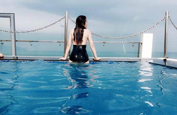 Bạn gái hotgirl của Đoàn Văn Hậu tung ảnh bikini khiến fan xuýt xoa-3