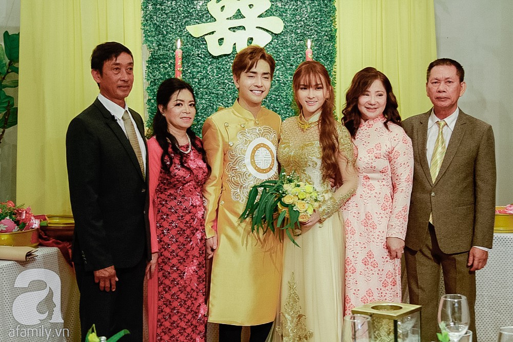 Cô dâu Thu Thủy xinh đẹp rực rỡ, e ấp bên chú rể kém 10 tuổi trong ngày đón dâu-5