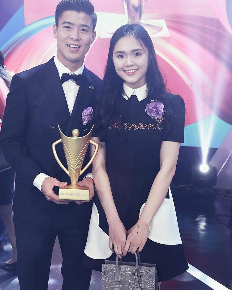 Báo viết Duy Mạnh là người hiền khô, bạn gái Quỳnh Anh ngay lập tức phản pháo hài hước-4