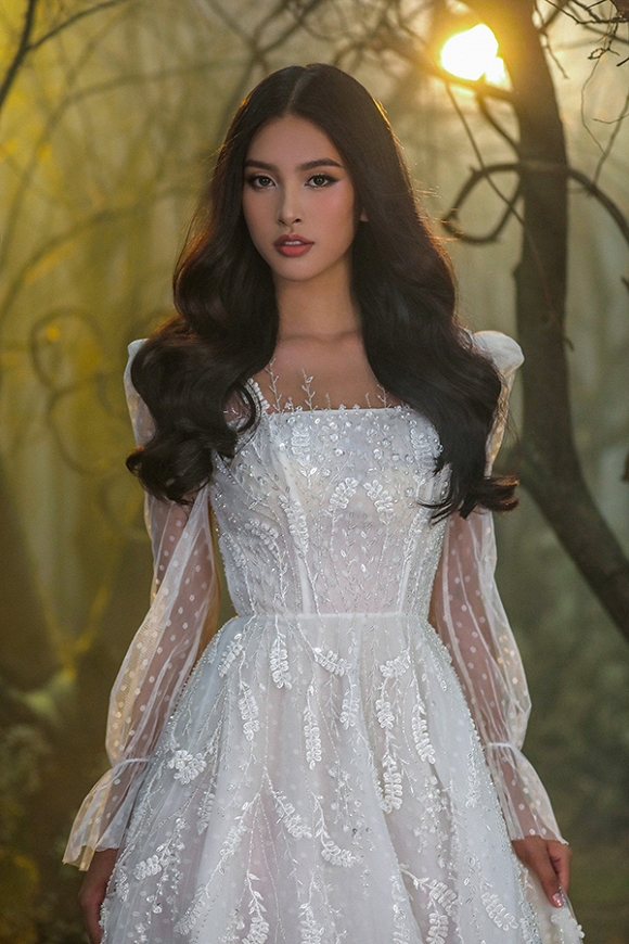 Tiểu Vy - Phương Nga - Thúy An khiến giới mộ điệu rần rần khi diện váy cưới siêu lộng lẫy-1