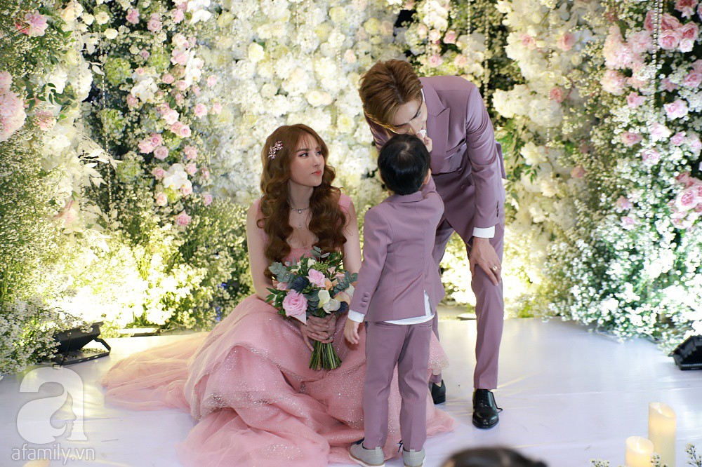 Dàn khách mời khủng xuất hiện sớm trong lễ cưới của giọng ca Mỗi người một nơi cùng chồng kém 10 tuổi-2