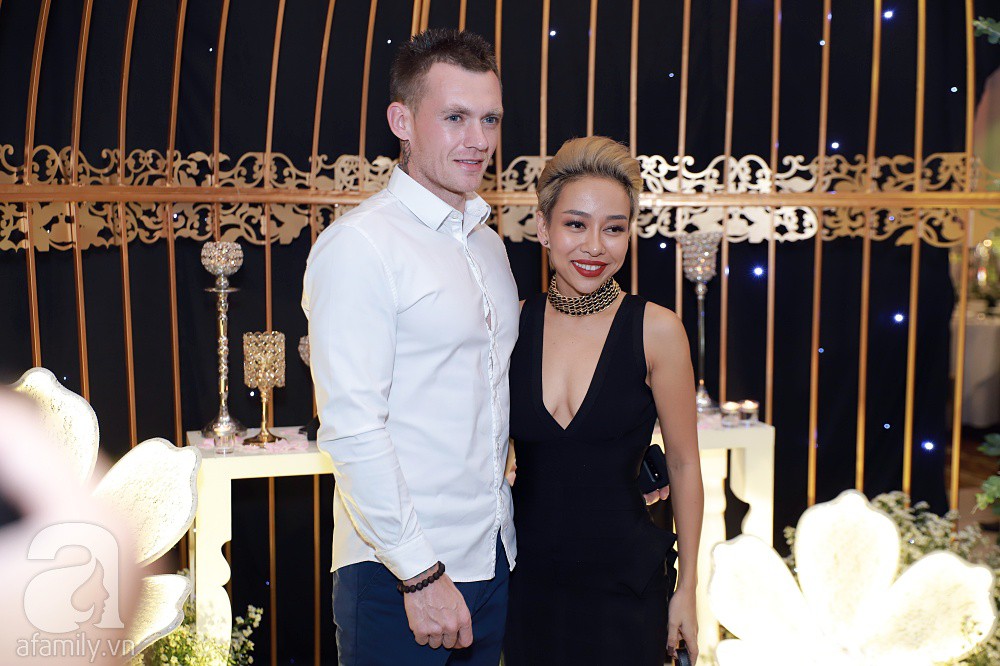 Dàn khách mời khủng xuất hiện sớm trong lễ cưới của giọng ca Mỗi người một nơi cùng chồng kém 10 tuổi-8