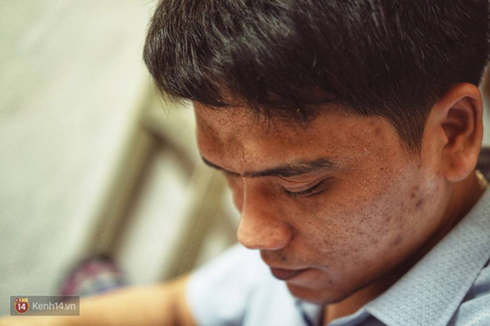 Buổi thi vấn đáp đặc biệt của chàng sinh viên khiếm thị tại trường Luật TP.HCM: Câu chuyện của sống và ước mơ-1