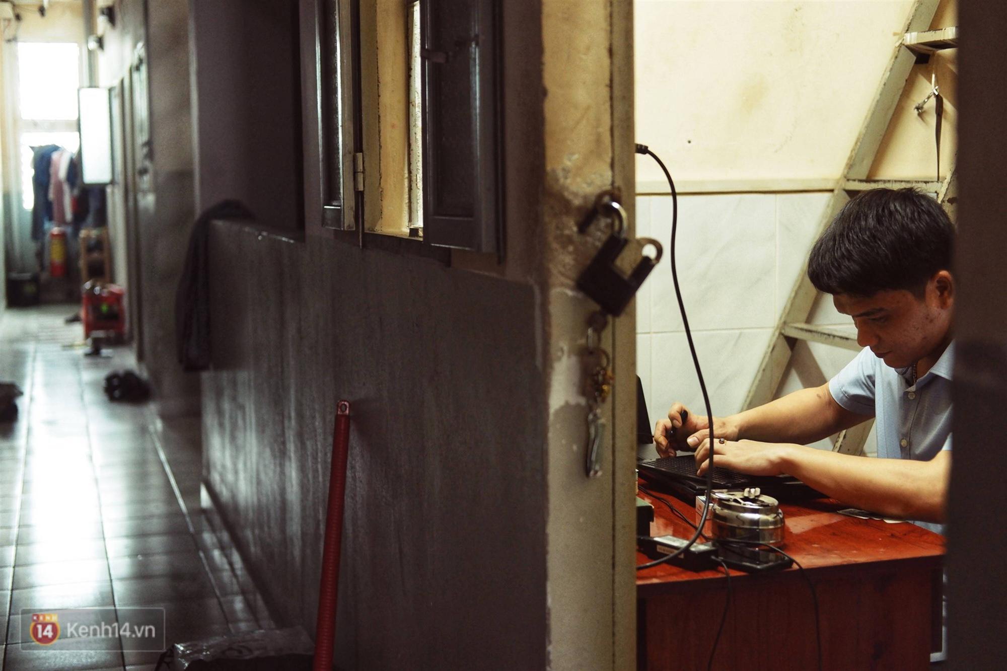 Buổi thi vấn đáp đặc biệt của chàng sinh viên khiếm thị tại trường Luật TP.HCM: Câu chuyện của sống và ước mơ-7