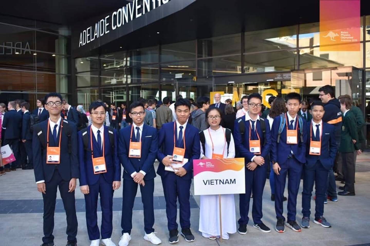 Nữ sinh Việt giành Huy chương Vàng Olympic Vật lý Quốc tế, trở thành thí sinh nữ xuất sắc nhất thế giới: Không phải cứ học là cầm sách lên đọc!-4