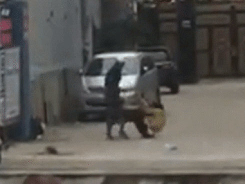 Hải Dương: Nhóm phượt thủ ngang nhiên chặn ngã tư đèn đỏ cho đoàn xe đi như xe ưu tiên khiến cộng đồng mạng phẫn nộ-1