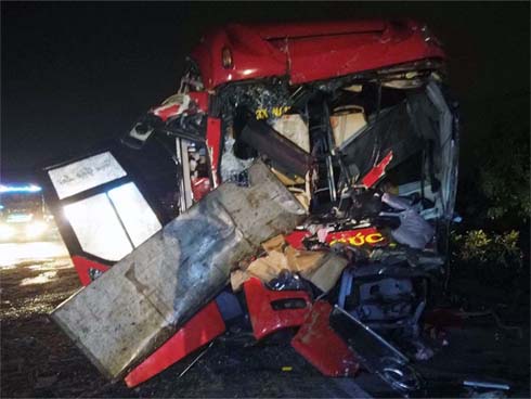 Buồng hạnh phúc trong căn biệt thự có 15 người đàn ông-5