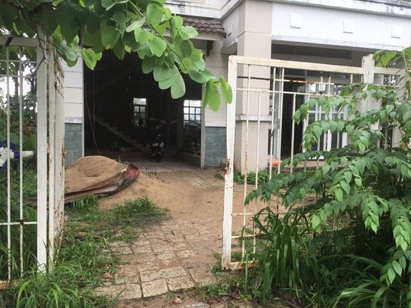 Buồng hạnh phúc trong căn biệt thự có 15 người đàn ông-2