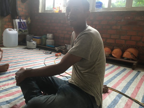 Buồng hạnh phúc trong căn biệt thự có 15 người đàn ông-3