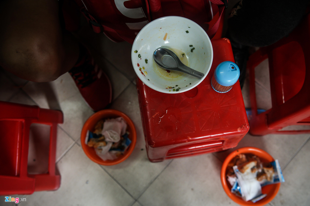 Quán bánh canh bán trong một giờ, thu hơn chục triệu ở Sài Gòn-12