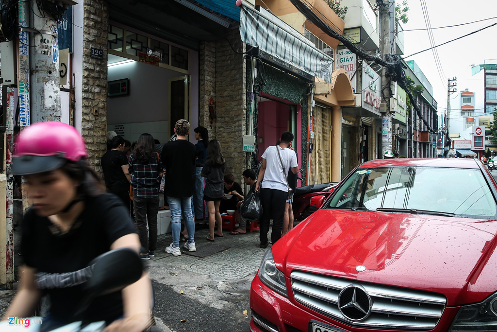 Quán bánh canh bán trong một giờ, thu hơn chục triệu ở Sài Gòn-5