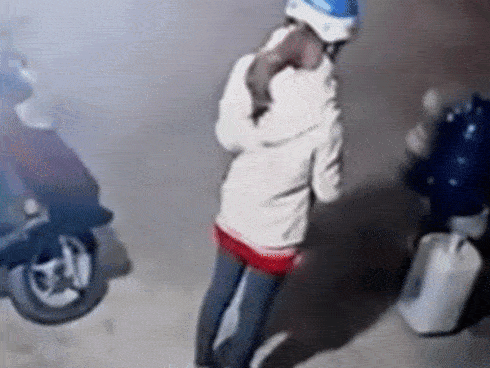 Vương Văn Hùng trắng trẻo, tiến hành thực nghiệm lại việc gọi nữ sinh giao gà rồi cùng nhóm nghiện cưỡng hiếp suốt 3 đêm liên tiếp-6