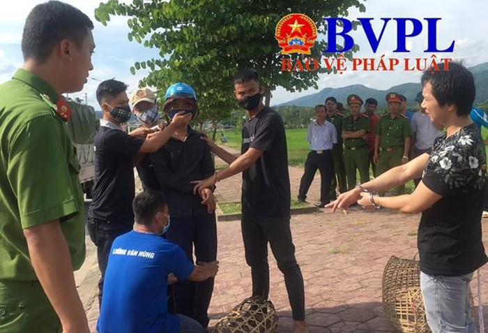 Vương Văn Hùng trắng trẻo, tiến hành thực nghiệm lại việc gọi nữ sinh giao gà rồi cùng nhóm nghiện cưỡng hiếp suốt 3 đêm liên tiếp-3
