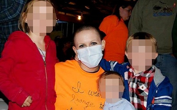 Thương xót hoa hậu cạo đầu vì mắc ung thư, người hâm mộ sốc khi biết sự thật-1