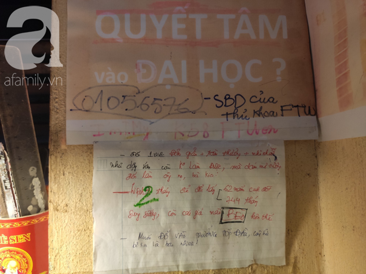 Vừa học, vừa ôm em cho đỡ buồn ngủ, nữ sinh trường làng đỗ thủ khoa khối D1 toàn quốc năm 2019-4