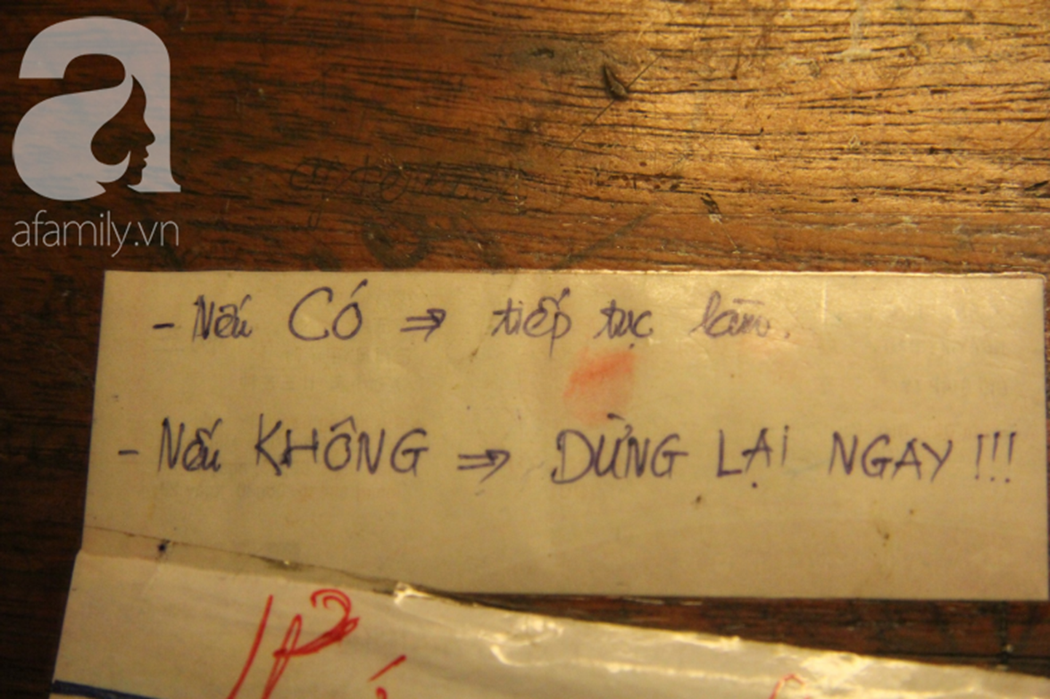 Vừa học, vừa ôm em cho đỡ buồn ngủ, nữ sinh trường làng đỗ thủ khoa khối D1 toàn quốc năm 2019-7