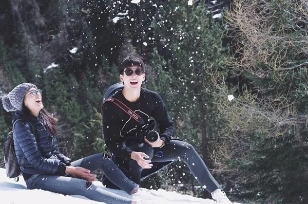 Ngôn tình ngoài đời thật: Từ hoàng tử vạn người mê tới phi công nghiện vợ số 1-2