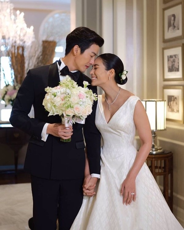 Ngôn tình ngoài&nbsp;đời thật: Từ hoàng tử vạn người mê tới phi công nghiện vợ số 1-4