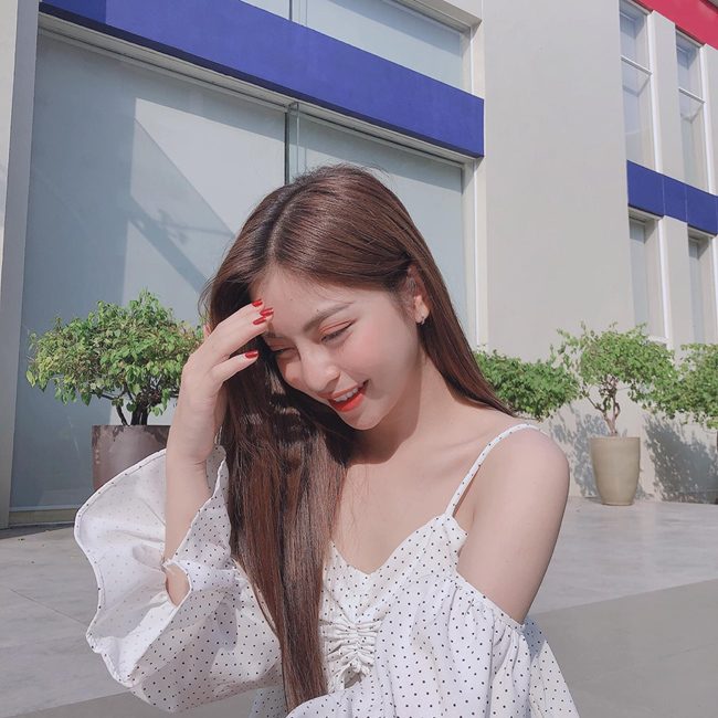 Bạn gái Quang Hải mỗi lần xuất hiện lại khiến mọi người phải trầm trồ-13