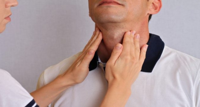 Nếu lưỡi của con bạn có dấu hiệu tương tự như em bé này, cẩn thận với bệnh ung thư tuyến giáp!-3