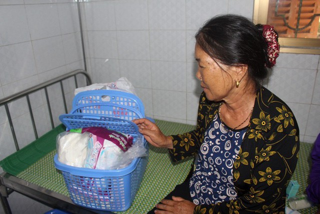 Đi chợ về, 2 người phụ nữ tỉnh Hải Dương phát hiện bé gái sơ sinh bị bỏ rơi-4