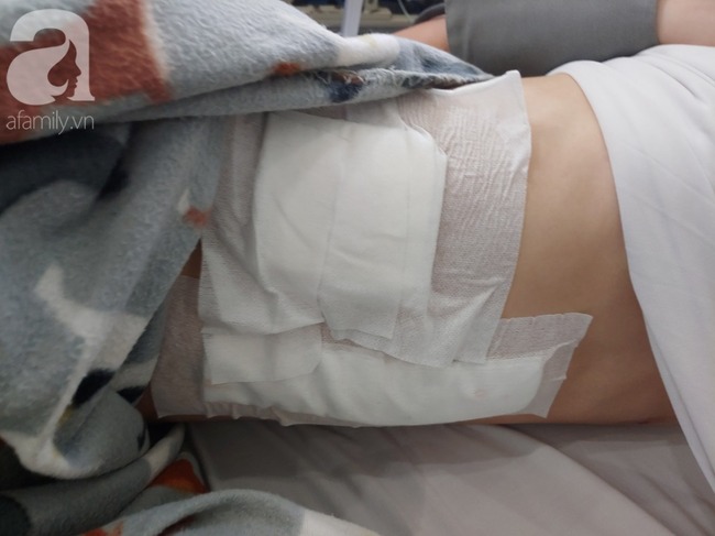 Con trai bị tai nạn dập não, bố chỉ nói câu đang bận rồi cúp máy, người mẹ nghèo bật khóc giữa bệnh viện-5