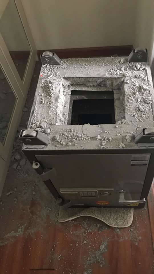 Chủ căn hộ người Hàn Quốc ở khu đô thị Ciputra báo bị trộm phá cửa, đục két lấy đi tài sản trị giá hơn 8 tỷ đồng-4