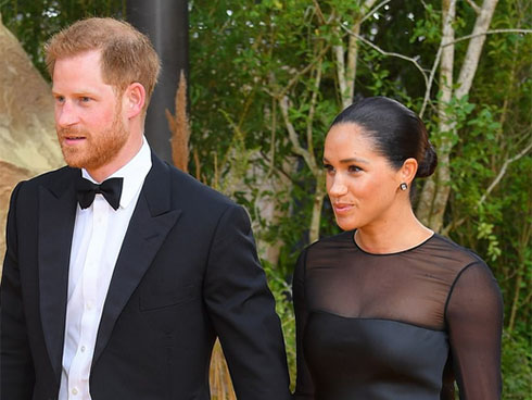 Meghan Markle cấm hàng xóm tiếp xúc với con trai và chó cưng của cô cùng một loạt những quy tắc kỳ quặc-3