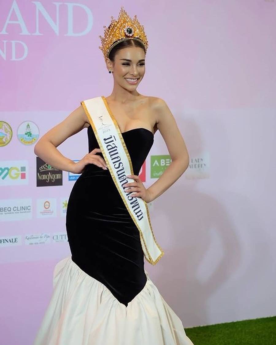 Body nóng bỏng của tân hoa hậu đang bị tẩy chay dữ dội ở Thái Lan-8