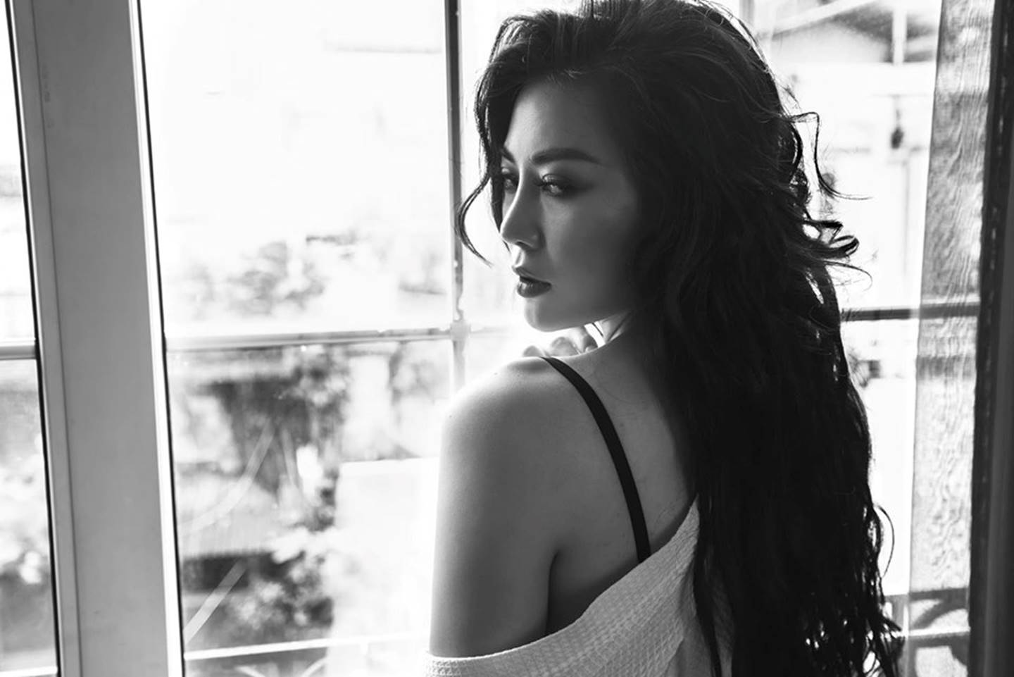 Thanh Hương ngày càng sexy, khoe đường cong nóng bỏng trên giường-8