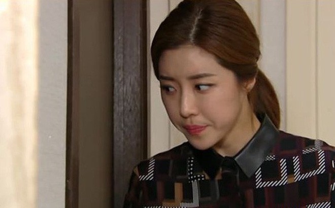 Thỉnh thoảng ban đêm lại xuất hiện bóng người lướt qua phòng, mẹ chồng nghi con dâu làm điều mờ ám và sự thật té ngửa-2