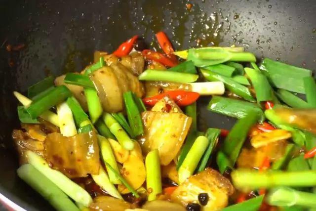 Rang thịt lợn, đừng cho ngay trực tiếp vào chảo, thêm bước này, thịt tuyệt ngon lại không ngấy-2