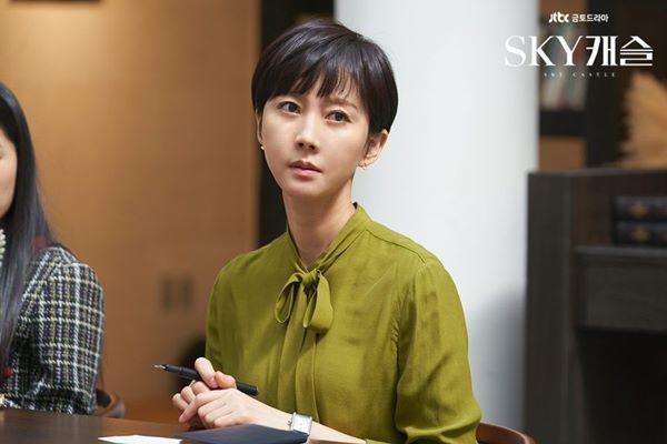 Bị cắm sừng cay đắng, Á hậu cay cú” lấy bác sĩ xấu trai ai ngờ cuộc đời lên tiên-1