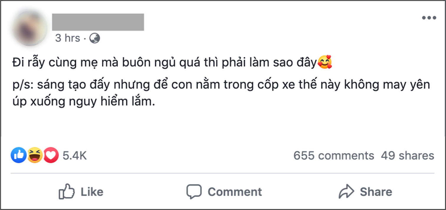 Hình ảnh em bé ngủ trong cốp xe máy khi theo bố mẹ đi rẫy, người khen dễ thương, người giật mình sợ nguy hiểm-1