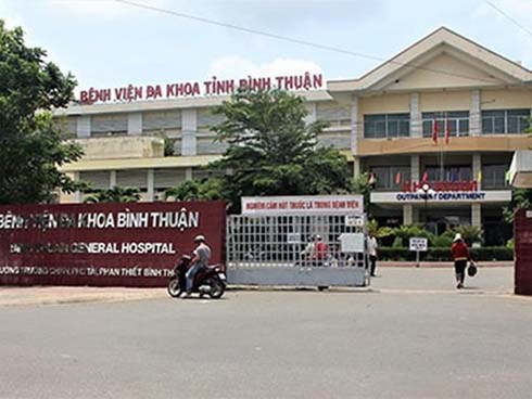 Nữ điều dưỡng bị người nhà bệnh nhân hành hung phải nhập viện
