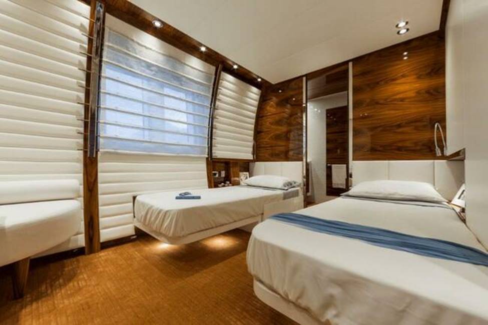 Vẻ đẹp sang chảnh và xa hoa của siêu du thuyền hàng đầu thế giới của vua Kungfu-11