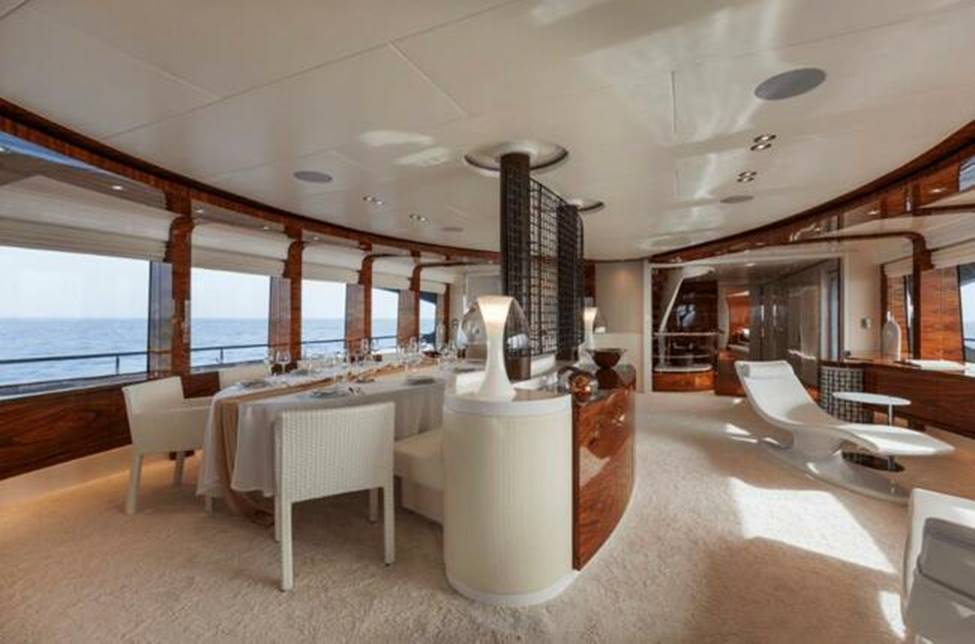 Vẻ đẹp sang chảnh và xa hoa của siêu du thuyền hàng đầu thế giới của vua Kungfu-14