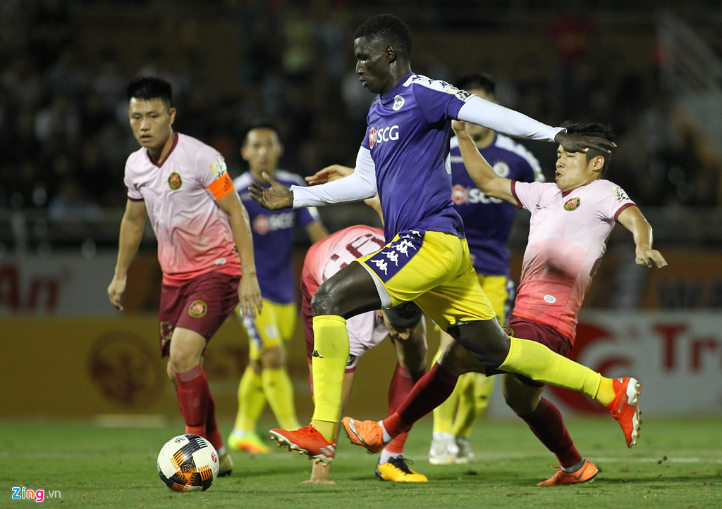 Quang Hải ăn mừng khó hiểu sau khi được tung vào sân bất đắc dĩ-5