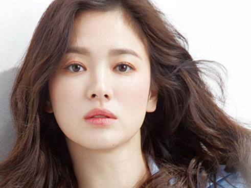 Chính thức ly dị, Song Hye Kyo đã có động thái đầu tiên: Khai tử ảnh cưới, toàn bộ dấu vết về chồng trên Instagram-12