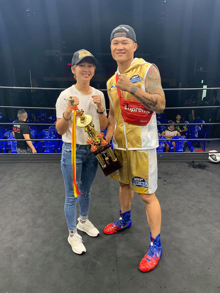 Trương Đình Hoàng chê võ sĩ Hàn Quốc quá yếu, cố ý nương tay mà đối thủ vẫn phải xin thua-4