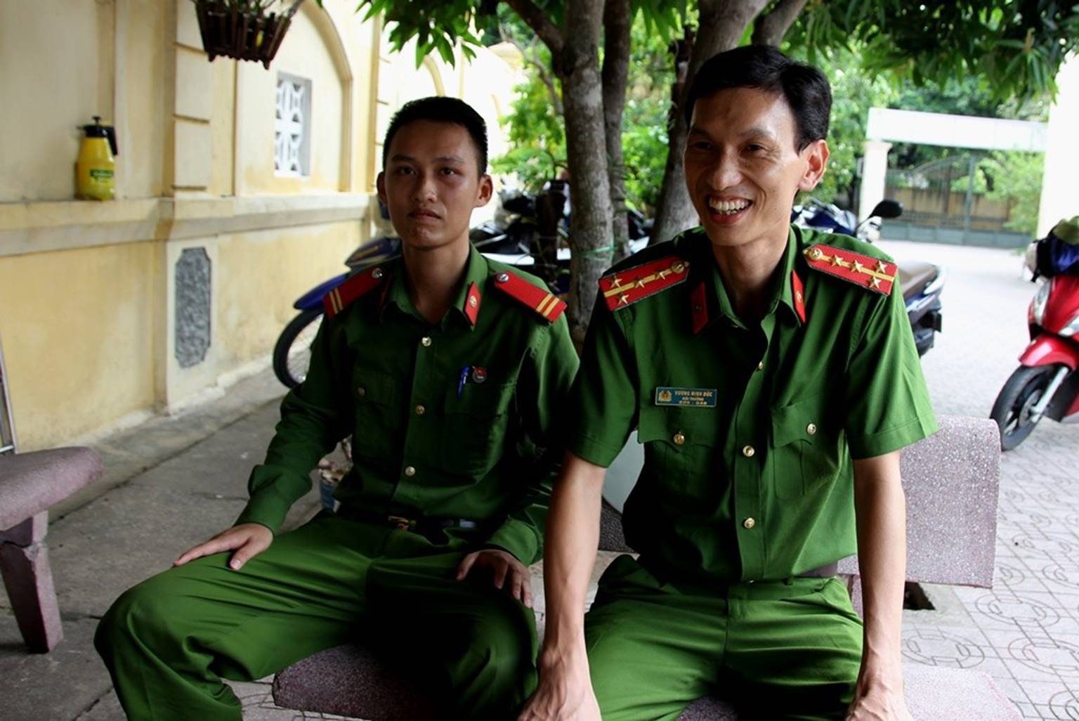 Nghị lực phi thường của chàng thủ khoa cả nước khối C03 từng thi trượt đại học-3