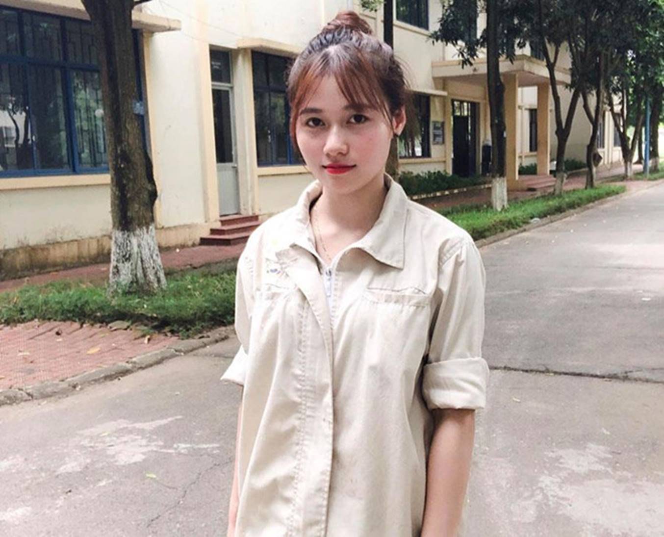 Nữ sinh trường kỹ thuật được gọi là động lực tới trường của hội anh em-1