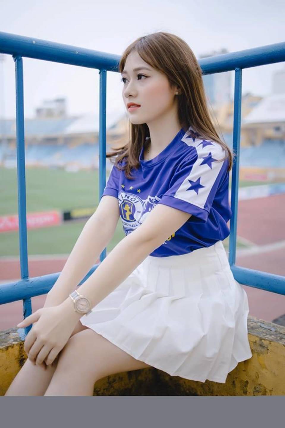 Nữ sinh trường kỹ thuật được gọi là động lực tới trường của hội anh em-6