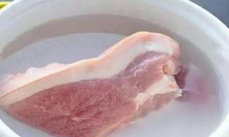 Đừng chần hay rửa thịt lợn trực tiếp, làm cách này, thịt sạch bong không còn lo bụi bẩn-2