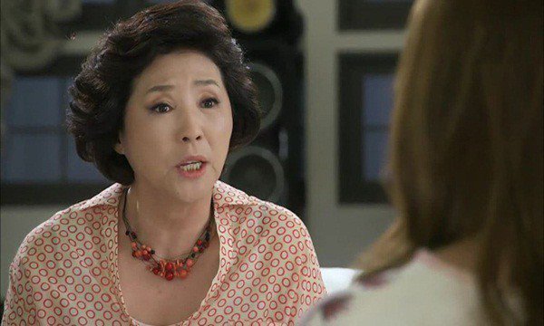 Lấy vợ 5 năm không có con, tôi nghe lời mẹ ly hôn để rồi sững sờ ngày gặp lại-1