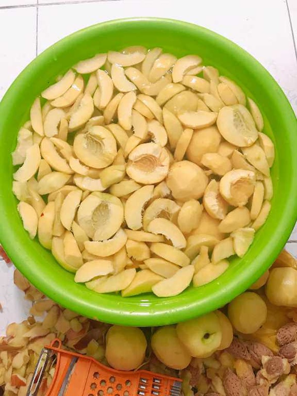 Bác sĩ cảnh báo nguy cơ có thể xảy ra đối với sức khỏe khi dùng trà đào nhà làm-3