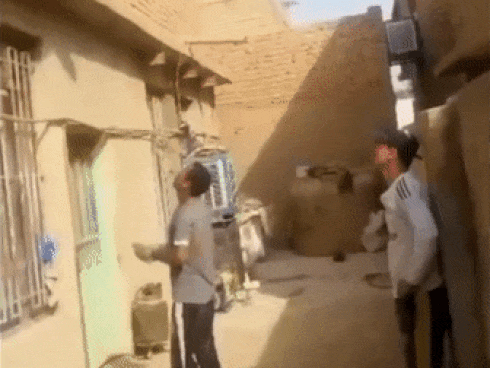 Clip: Cậu bé bị bác sĩ đánh lừa khi tiêm đốn tim dân mạng-1