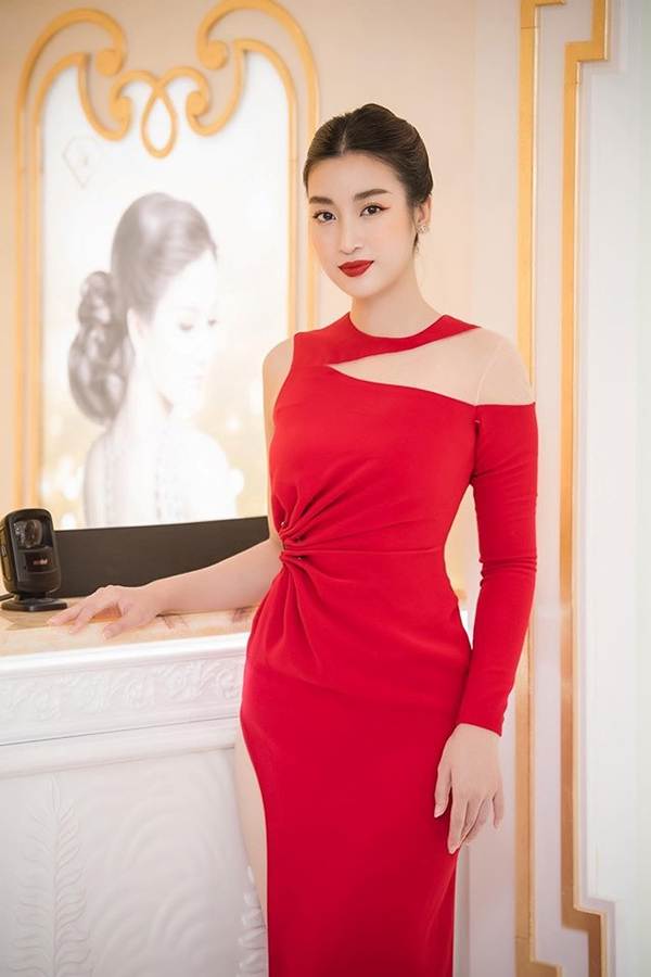 Hoa hậu Tiểu Vy gây bất ngờ với style tóc xù gợi cảm đầy cá tính-6