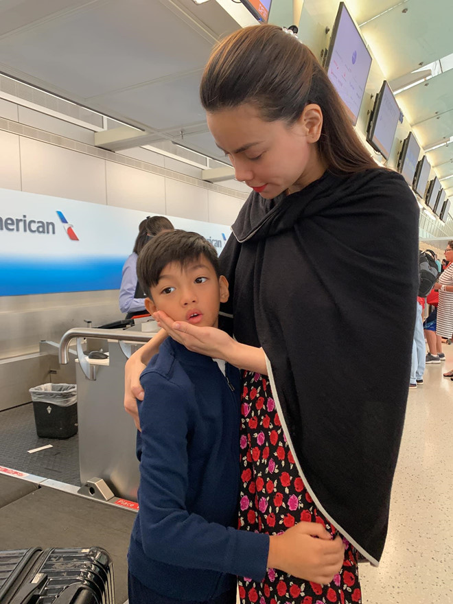 Hồ Ngọc Hà tiễn Subeo về nước để dự cưới Cường Đô La-1